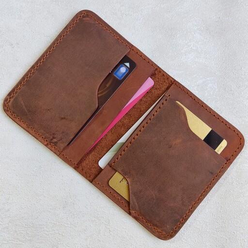 جاکارتی چرمی تهیه شده از چرم طبیعی هورس گاوی  جای حداقل 4 عدد کارت